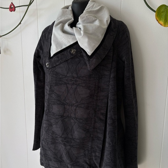Lululemon Savasana Wrap Jacket | Size 4 - Picture 6 of 7